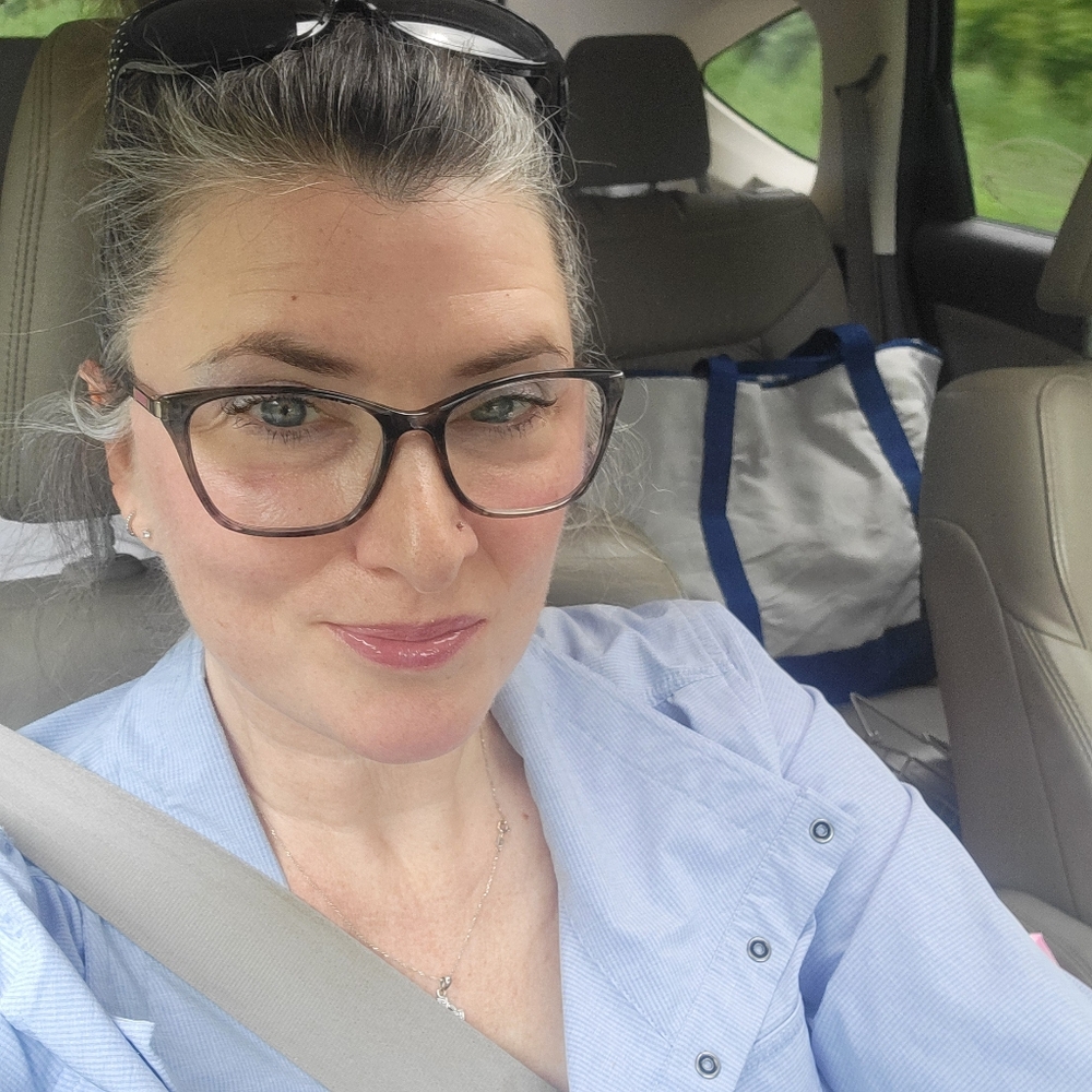 Meet your Posher, Sharon